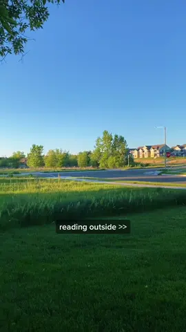 it’s so nice out too 🥹 #allyourperfects #colleenhoover #readingoutside #Summer #BookTok #books #colleenhooverbooks #romancebooks #emotionalbooks #fyp