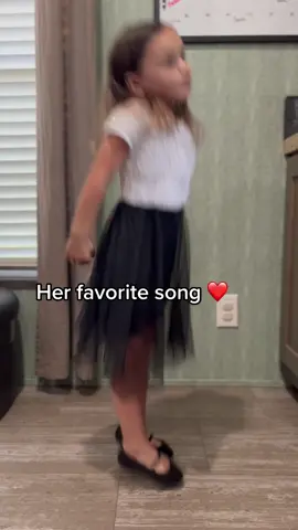 This girl loves her some @Carrie Underwood #ifididntloveyou #carrieunderwood #countrymusic #countrygirl #fyp #mattimonroe