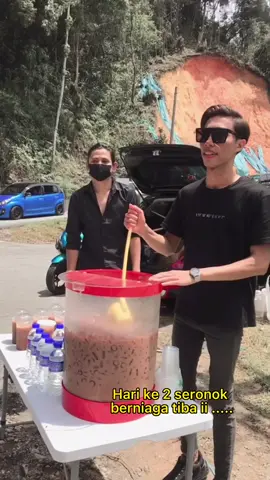 Hari pertama viral hari kedua dapat bukak kejap je🙃✅🤲🏻. Sebab ada yang report . Takapalh rezeki dimana ii . THANKYOU MANA YANG BELI AIR FYP 🍓✅ Jumpa next holiday!🤪 #masukberanda #fyp #airchocolateviral #airfyp
