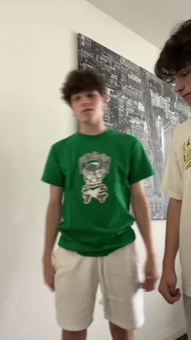 Please settle our argument @mattsturniolo @christophersturniolo @nicolassturniolo