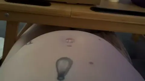 Why it do that? 😋 That baby has @sheilynnpaige 's #belly looking all kinds of different. #pregnancy #navel #growing #outtie #baby #fypシ