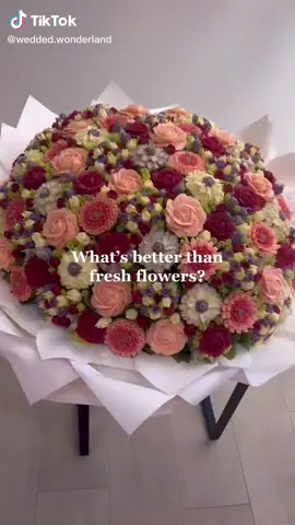 The best type of bouquet 💕 #cupcake #Love #bouquet #gift #cupcakes #cupcakebouquet #cake #piping #cute #piping #edibleart #forher #pipingskills #cakeoftheday @Wedded Wonderland