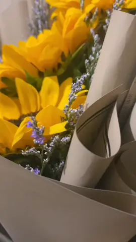 Everyone deserves a little something.... a sunflower bouquet to be exact? :) 🙈🖤 #fyp #fypflower #SmallBusiness #trending #smallbusinessph #sunflower #giftideas #xybca #sunflowerph #flowerbouquet #gifts #flowershopph