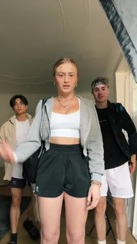 Nicht nur ins Wasser sondern auf ein Stand Up Paddel Ding🫠🫠🫠 #chanajk😏