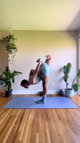 Binds on binds🖇 #yoga #yogatok #yogateacher #PerfectPrideMovement #flexibility #flexible #fyp #lgbt #blackcreators #happypride #gaypride #maleyogi #blackyogi #fypシ #yogapose #yogalove #dancer #MadewithKAContest #peaceofmind #namaste #yogachallenge #yogalover #yogamodel #mendoyoga #yogamen #menofyoga #balance #yogajourney #yogi