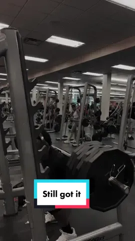 I’m hitting 600 next week then I’ll just be bodybuilding (I hope) #fyp #MadewithKAContest #FitTok #powerlifting #squats