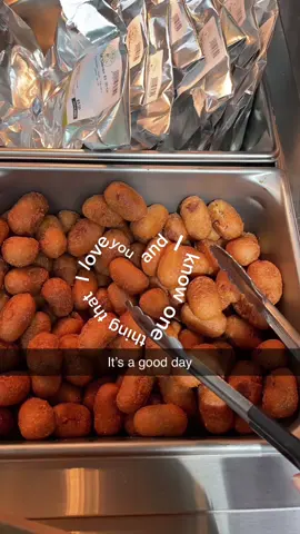 I love dogs all dawgs #dogs #corndog #minicorndogs #hotdog #koreanhotdog #disneydogs