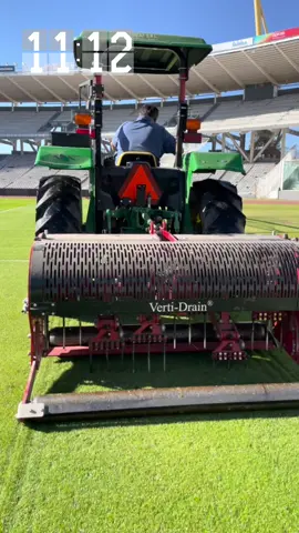 Se estan realizando trabajo de #aireacion del #cesped del campo de juego .. #tractor  #grass #futbol #tiktok #parati