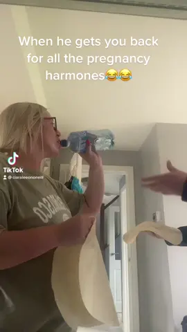 Quickest reaction ever 🤣🤣 @kylecrutchley5  #slapchallenge  #fyp #wrapchallenge