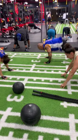 To have a warriors gym theme workout today was epic and talk about the fitfam showing up and truly demonstrating what an amazing elite team we all are. The push and drive here is beyond words. #fitfamily #drive #teamwork #wod #warroirs