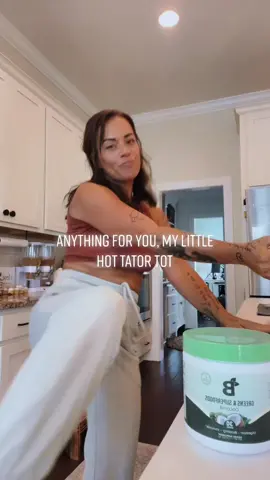 Reply to @hot_tator.tot  & just like that your daily greens are done in 15 seconds 😅💚 @Bloom Nutrition #Bloompartner #bloomnutrition #dailygreens #bloating