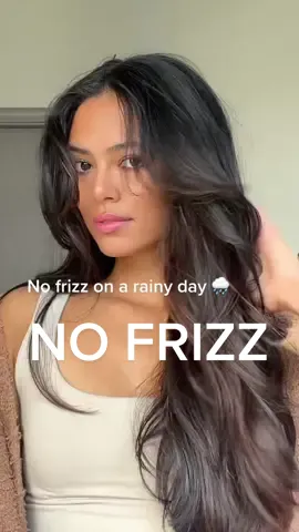 No frizz over here 💁🏻‍♀️#hairtok #hair #hairhacks #hairtipsandtricks