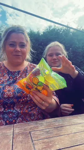 Wir platzen Jellys Teil 1#lernenmittiktok #probierenmitkarina #maskiergang