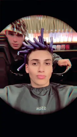 Medusa and 2016 Justin Bieber To tHe sAlon 💇🏽‍♂️#perm #bleach@its.julien.brown