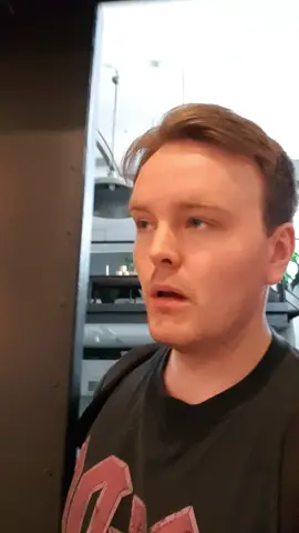 @victorsotberg, @retrospill og mitt sitt nye kontor (second home). @odinhelgheim2  er den første som har besøkt oss ❤️. kommer myyyye spennende fremover!