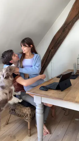 He is waaaayyy to sweeet ❤️😅 #gaming #couplesoftiktok #emiliexojonas #relatable #couplestok #sweet #Love #bfandgf #dog #belgium #belgiumcouples #fyp #xyzbca