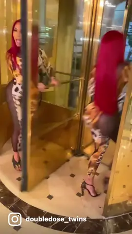 🤪🤪 Did we make you dizzy ? #twins #doubledosetwins