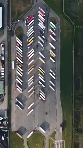Truck stops are a maze! Respect 🙏🏻