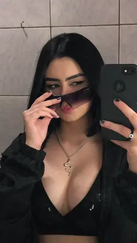 esse oculos nunca mais vou tirar do rosto