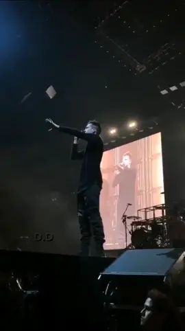 Pobre Ty😞 #twentyonepilots #tylerjoseph #diegodun #skeletonclique #twentyonepilotslive #concierto