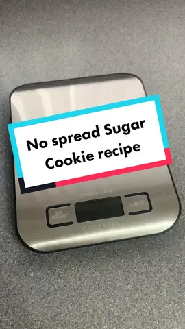 No spread sugar cookies (recipe in the comments) #sugarcookies #Recipe #sugarcookiedecorating #biscuits #cakedecorating #cake #cakestuff #caketok #debbiebakes #learncake