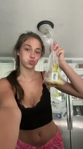 “The last bagel 🥯”