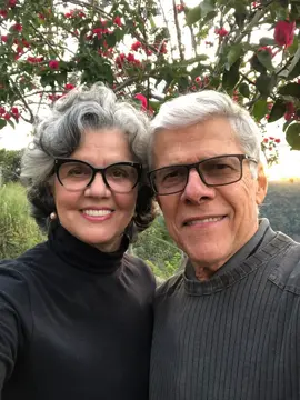 Vera e eu: um namoro que dura há 51 anos e que nos presenteou com uma filha muito amada e um lindo neto!***#diadosnamorados #josémayer #josemayer #verafajardo #namorados #12dejunho