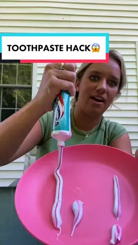 Someone please explain to me how the toothpaste still comes out striped because I CANNOT UNDERSTAND🤯🤯😂😂 #stripedtoothpaste #toothpaste #toothpastehacks #toothpastechallenge #scienceexperiments #experiments