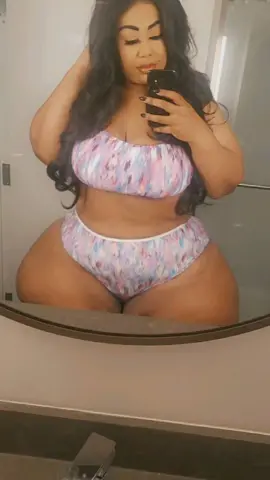 when she 6'3....  Big Girl life 😁 all Natural!!!