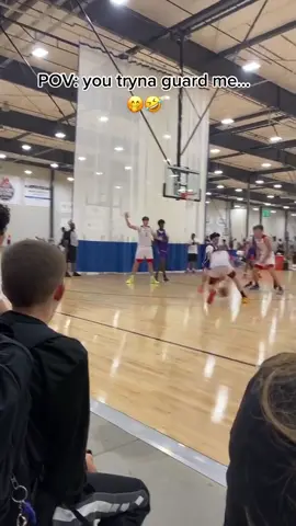 That’s a big time move 🥶🤝 @Eli ellis  #basketball #savage #handles