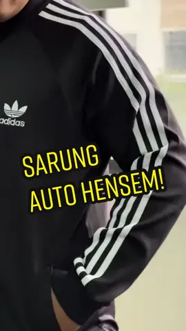 Fuhh memang paduu🔥.Material lembut, selesa. GRAB CEPAT TEKAN LINK DEKAT BIO! Tengah sale… #fyp #fyppage #fypシ゚viral #jaketmurah #tracksuit #adidasclassic #jaketvintage #vintage #trackjacket