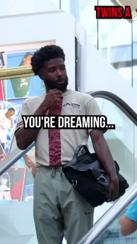 WAKE UP 💭🤯 ESCALATOR PRANK @evenouttwins #twinspranks #dejavuprank #glitchinthematrix #escalatorprank #arizonastate