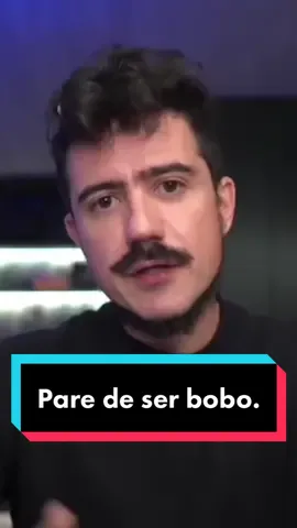 Quando você joga seu preço no chão pra disputar espaço de mercado, você diminui o valor do seu trabalho. Preço e valor estão relacionados, percebe? #mkt #mktdigital #marketingdeconteudo #marketingdigital #empreendedorismo #redessociais