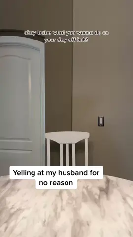 Can you tell hes used to this 😅 #couplecomedy #fyp #couple