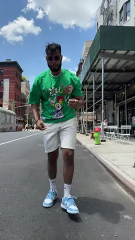 I wanted to throw on some colorful outfit today so why not 🏆✅. Shirt from @bershka code (2756/880/500)