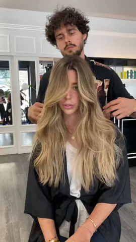 Biondo Luminoso #summervibes✂️🎨 • •#blonde #blondehair #balayage #haircut #hairstyle #tiktok #hair #hairvideo #milano #s#Summer•#hairdresser #tagliocapellidonna #beautiful #like #love #Loves #instagram #biondo #hairvideo #viral #mood