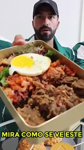 🦑 ¿LO PROBARÍAS? SI VISTE LA SERIE, SABES LO QUE ES 😏. #TikTokComida #comida #parati #fy #food #koreantiktok #korea #lovefoods #foodreview #foodhacks #comidasaludable #comidas #comidasimples #comidacoreana #comidarapida