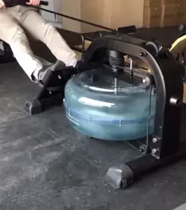 Lavas la ropa, haces ejercicio, hechas pierna y tu mujer esta feliz. #lavadora #ejercicio #exersice #Fitness #leg #wash #machine #women #men #lafitness #clothes