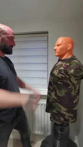 Follow for more self defence tips #kravmaga #wingchun #mma #martialarts #womensselfdefence #onlinetraining #fyp  #realselfdefence #training #teacher  #selfdefense_techniques  #foryoupage #stepbystep #fightback #Streetfighting  #selfdefense #gettough #streetfighter #selftaught #new #support #l#LearnOnTikTokviral #follow #explorepage