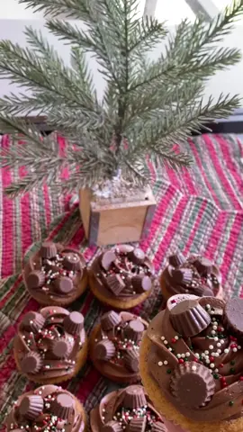 𝘾𝙝𝙧𝙞𝙨𝙩𝙢𝙖𝙨 𝙋𝘽 𝙘𝙝𝙤𝙘𝙤𝙡𝙖𝙩𝙚 𝙘𝙪𝙥𝙘𝙖𝙠𝙚𝙨🎄🎁cd: 192 days!☃️❄️#christmas #baking #viral #winter #foryou #snow #new #santa #fyp #holiday #christmasaesthetic