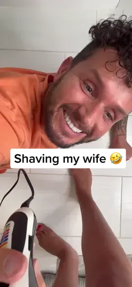 This is why my wife doesnt let me help shave her 🙈🤣