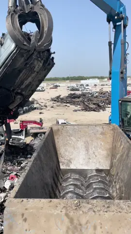 #shredder #heavyequipment #autorecycling