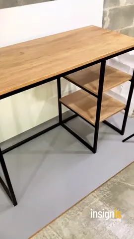 A solução ideal para o seu escritório!Mesa de escritório compacta. Ideal para escritório, home office. Resistente, prática e funcional. Estrutura construída em Metalon 20X20, pintura especial de tintas com tecnologia Italiana e acabamento em MDF para o tampo e demais peças. Versátil e com muito estilo, a Mesa de escritório Industrial é um produto para ser utilizado em qualquer ambiente corporativo ou comercial.________________________Confira nossos produtos pelo site #moveisindustriais