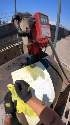 pov diesel shortage at the yard… so i worked my magic 👏🏻👏🏻 #foryoupage #viral #trending #waitforit #bigrig #18wheeler #trucker #truckerlife #share #pov