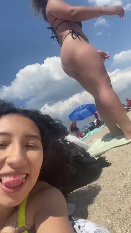 Beach day 🏖