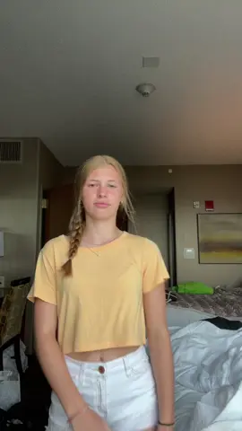 took all my spotlight😔😔