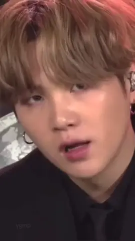 😏 como me gusta su lado sensual, sexy todo un coqueto  🤤 #suga #yoongi #bts #btssuga