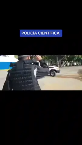 Nacimos para ser, no para ser servidos. Policía Científica #CICPC Dios bendiga a todos los funcionarios con vocación de servicio @douglasricovzla líder