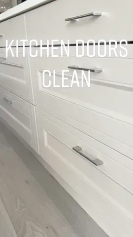 Kitchen doors are clean & smelling fresh 🌸 #kitchen #clean #CleanTok #cleanwithme #cleaningmotivation #cleaningtips #zoflora #fyp