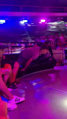 Su questa giostra si viaggia cosi #tagadà#lunaparkmontesilvano